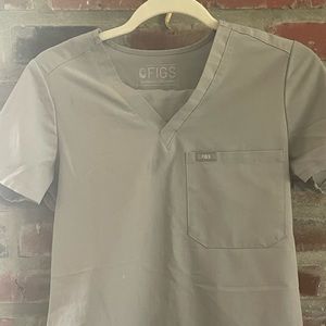 Fig scrubs in color cement.  XS top and XSP Kade pant.